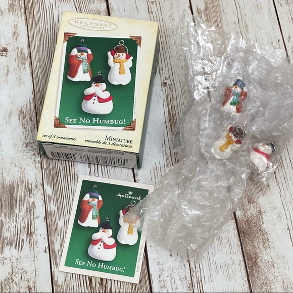 2005 Hallmark Keepsake Set of 3 Snowman Miniature Ornaments - Picture 3 of 10